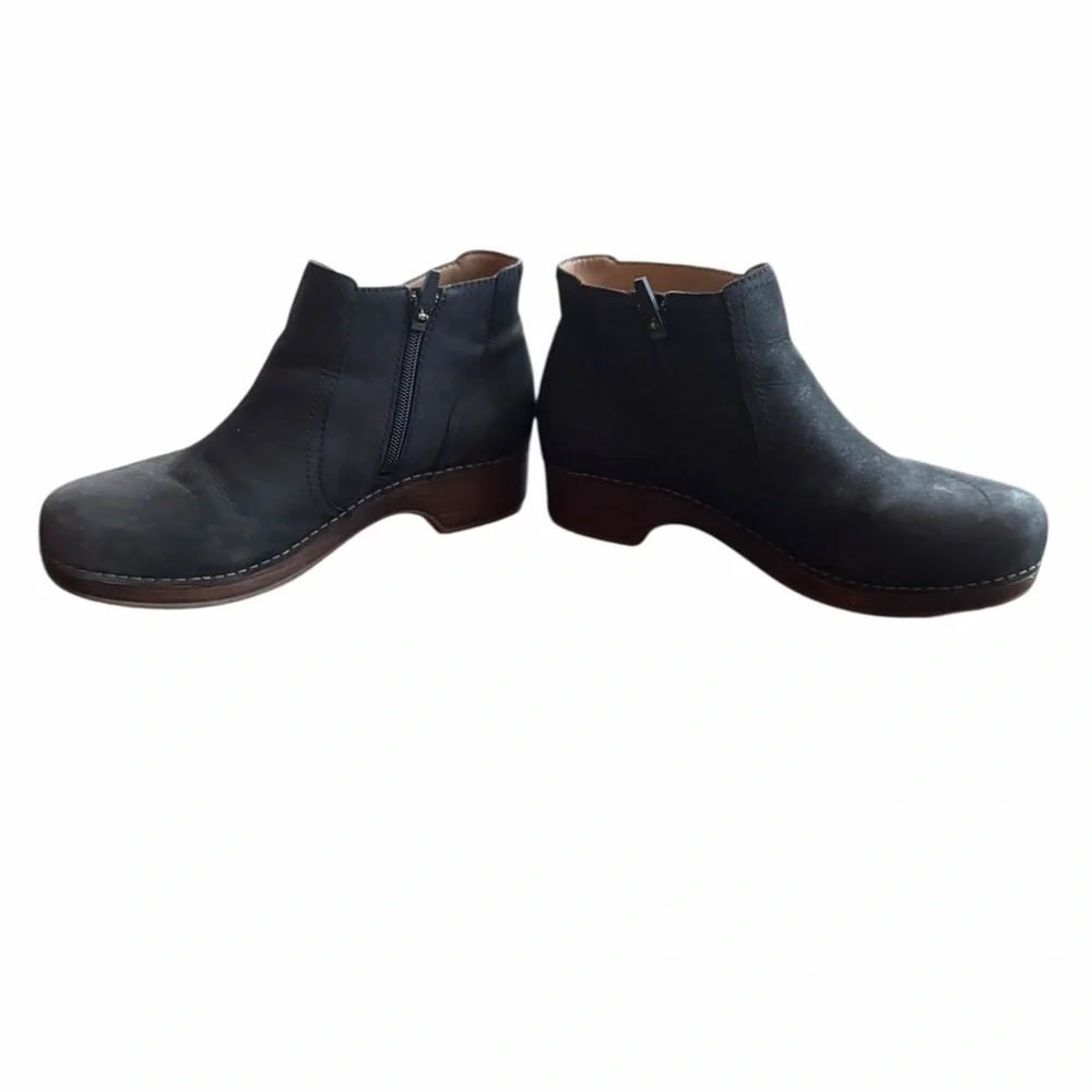 Dansko Black Barbara‎ Zip Bootie